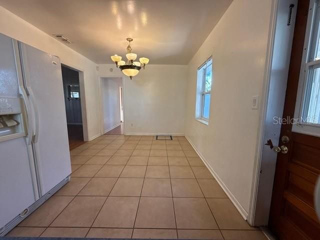 For Sale: $194,900 (2 beds, 1 baths, 1204 Square Feet)