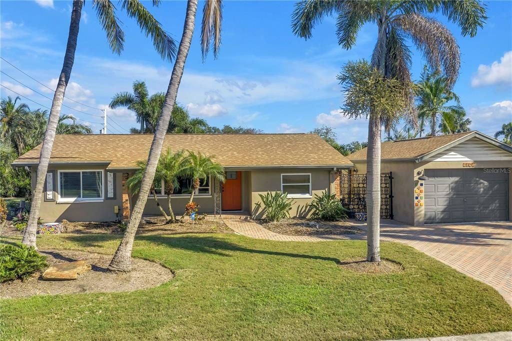 Active With Contract: $379,000 (3 beds, 2 baths, 1566 Square Feet)