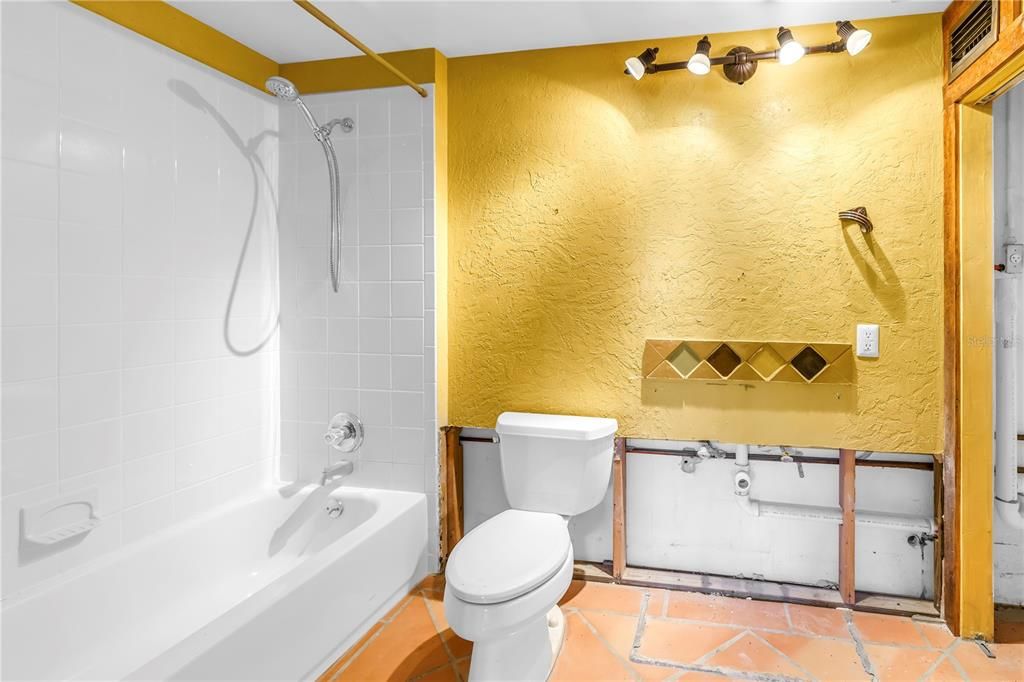 Active With Contract: $379,000 (3 beds, 2 baths, 1566 Square Feet)