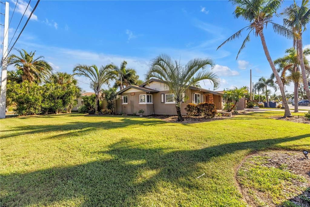 Active With Contract: $379,000 (3 beds, 2 baths, 1566 Square Feet)