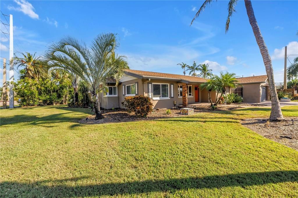 Active With Contract: $379,000 (3 beds, 2 baths, 1566 Square Feet)