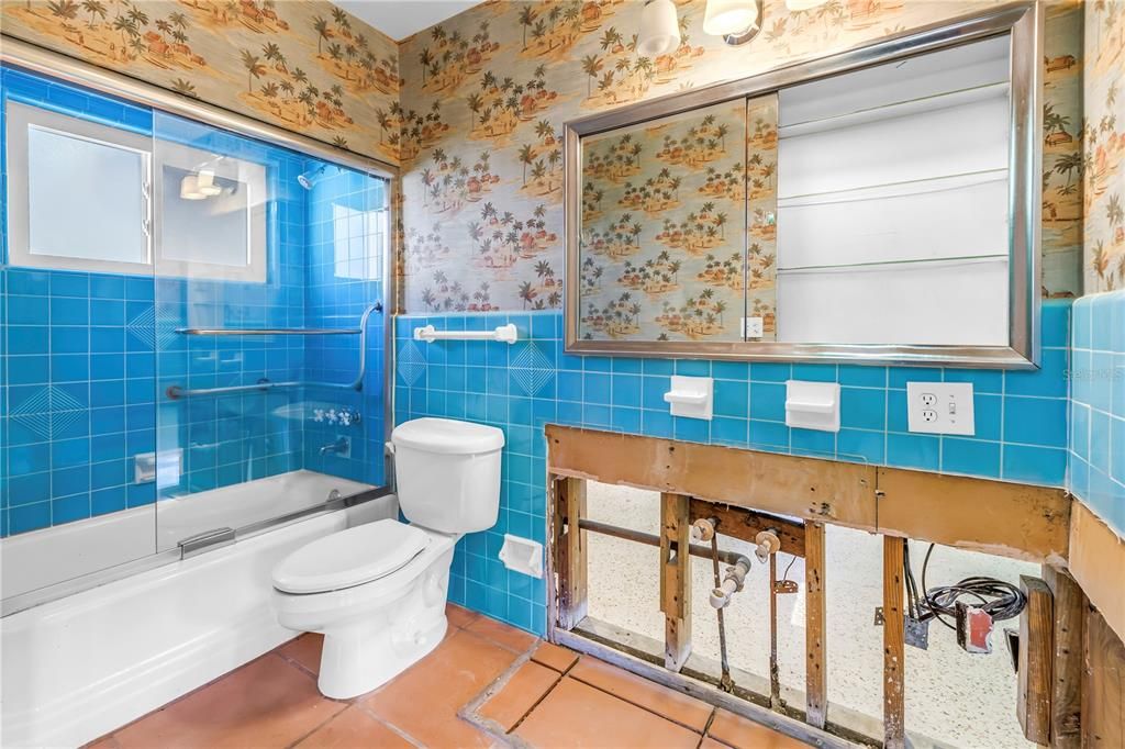 Active With Contract: $379,000 (3 beds, 2 baths, 1566 Square Feet)