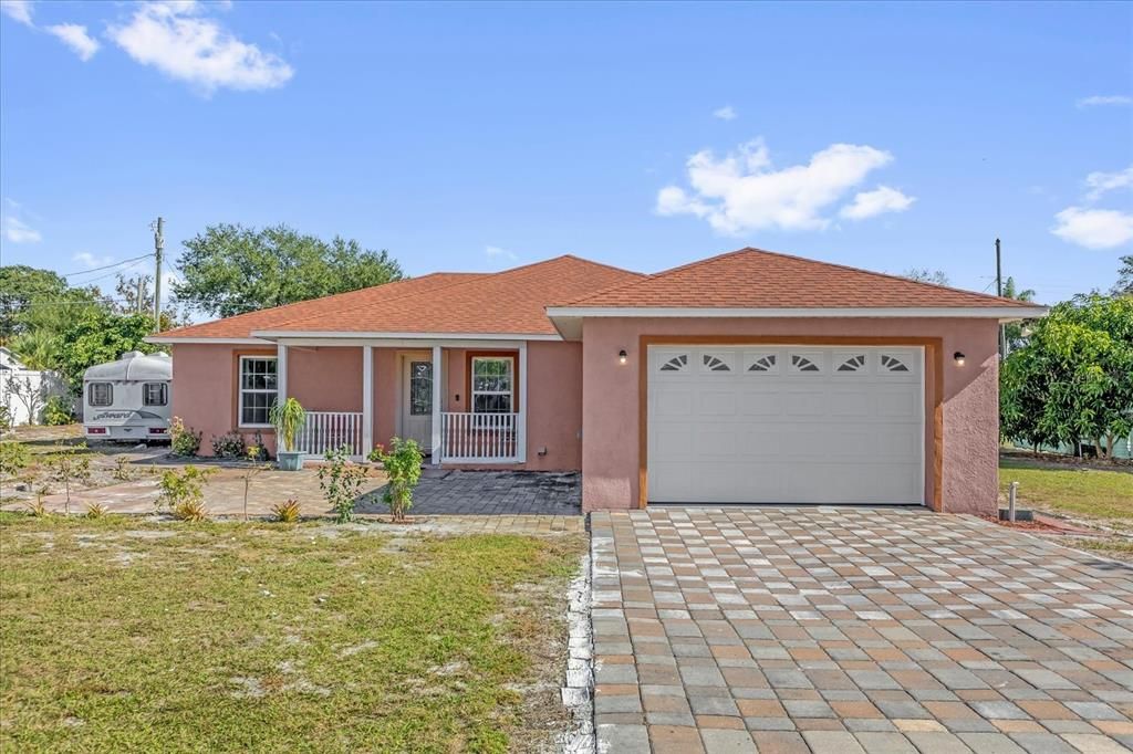 待售: $350,000 (4 贝兹, 2 浴室, 1816 平方英尺)