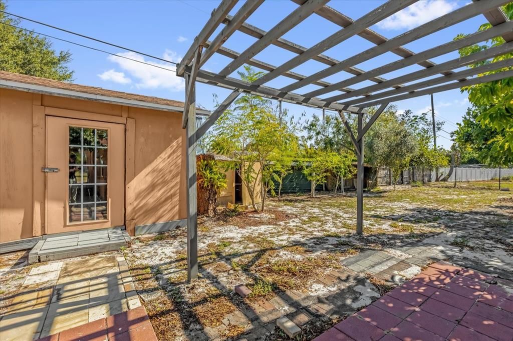 待售: $350,000 (4 贝兹, 2 浴室, 1816 平方英尺)