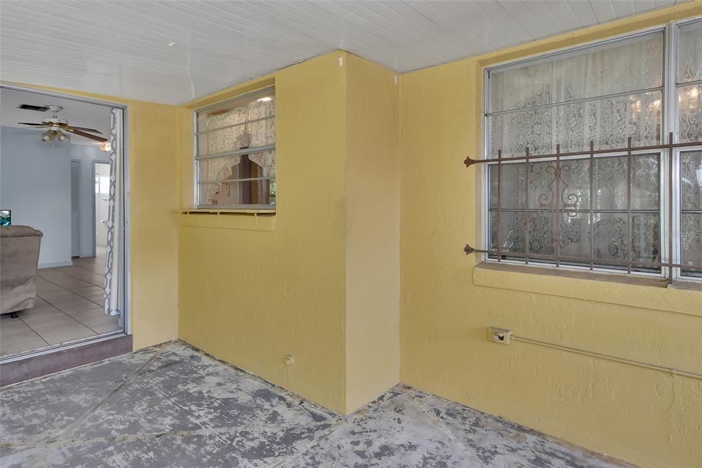 For Sale: $275,000 (3 beds, 2 baths, 1760 Square Feet)