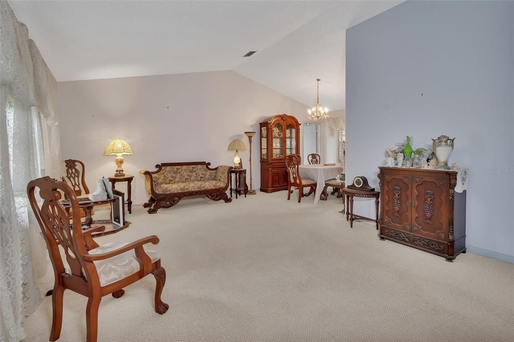 For Sale: $275,000 (3 beds, 2 baths, 1760 Square Feet)