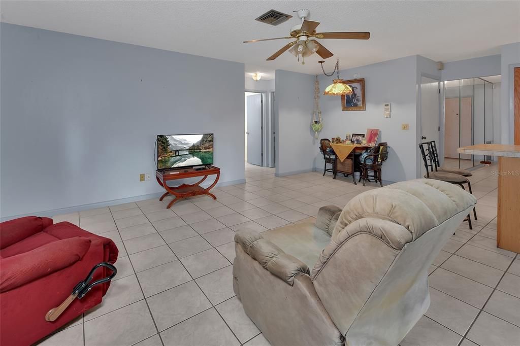 For Sale: $275,000 (3 beds, 2 baths, 1760 Square Feet)