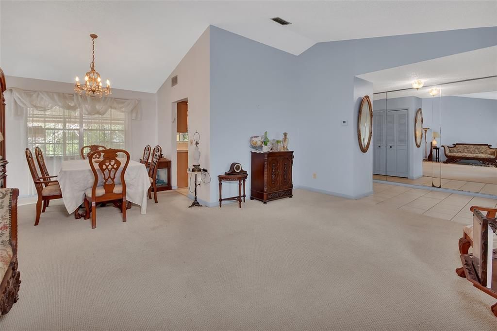 For Sale: $275,000 (3 beds, 2 baths, 1760 Square Feet)