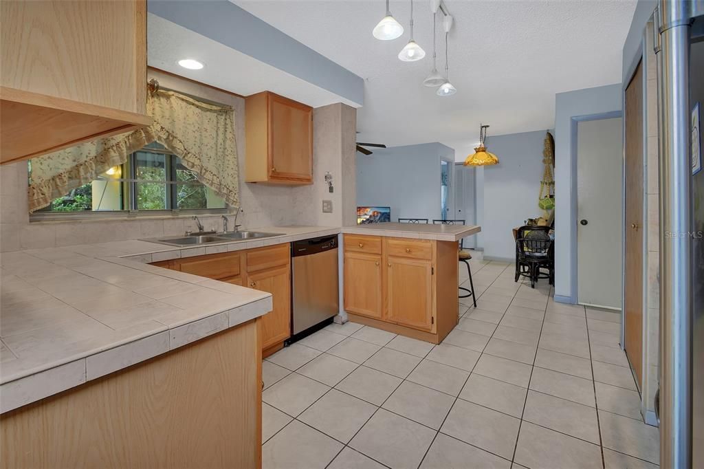 For Sale: $275,000 (3 beds, 2 baths, 1760 Square Feet)