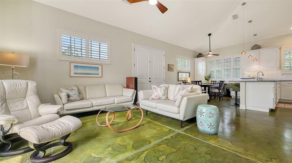 En Venta: $1,400,000 (3 camas, 3 baños, 1738 Pies cuadrados)