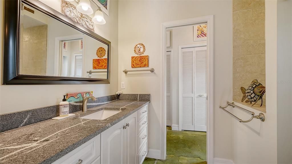 En Venta: $1,400,000 (3 camas, 3 baños, 1738 Pies cuadrados)