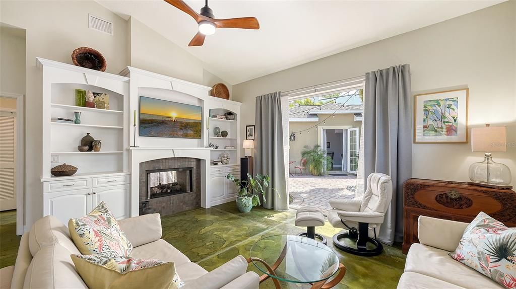 En Venta: $1,400,000 (3 camas, 3 baños, 1738 Pies cuadrados)