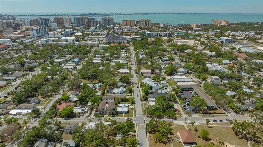 En Venta: $1,400,000 (3 camas, 3 baños, 1738 Pies cuadrados)