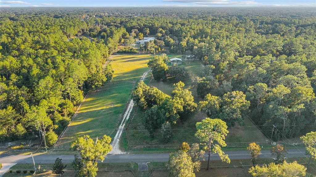 待售: $399,900 (4.70 acres)