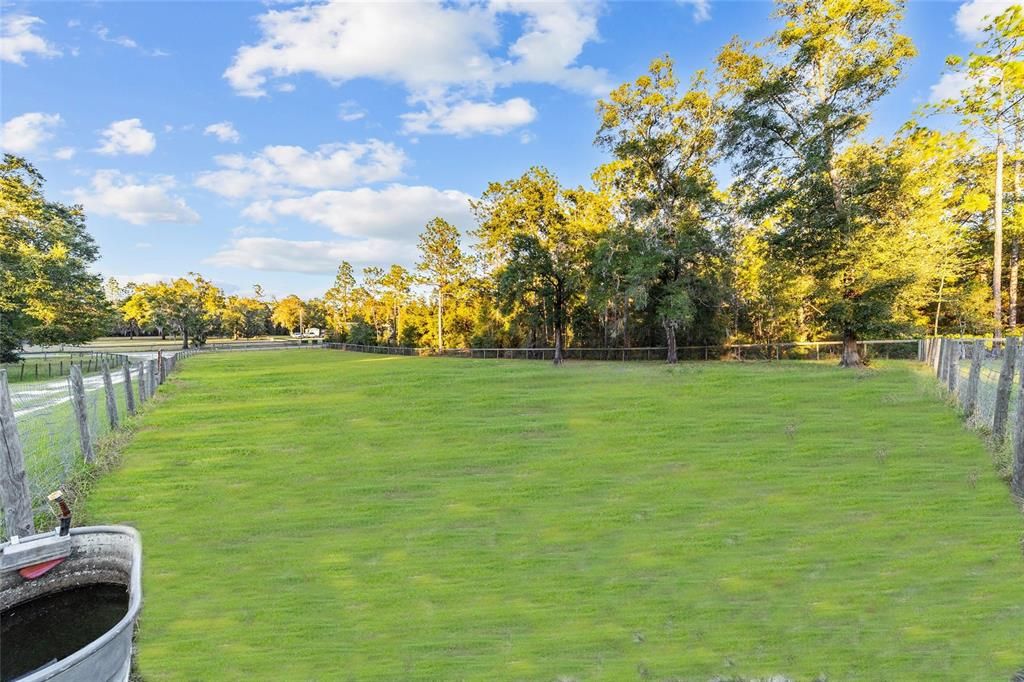 待售: $399,900 (4.70 acres)