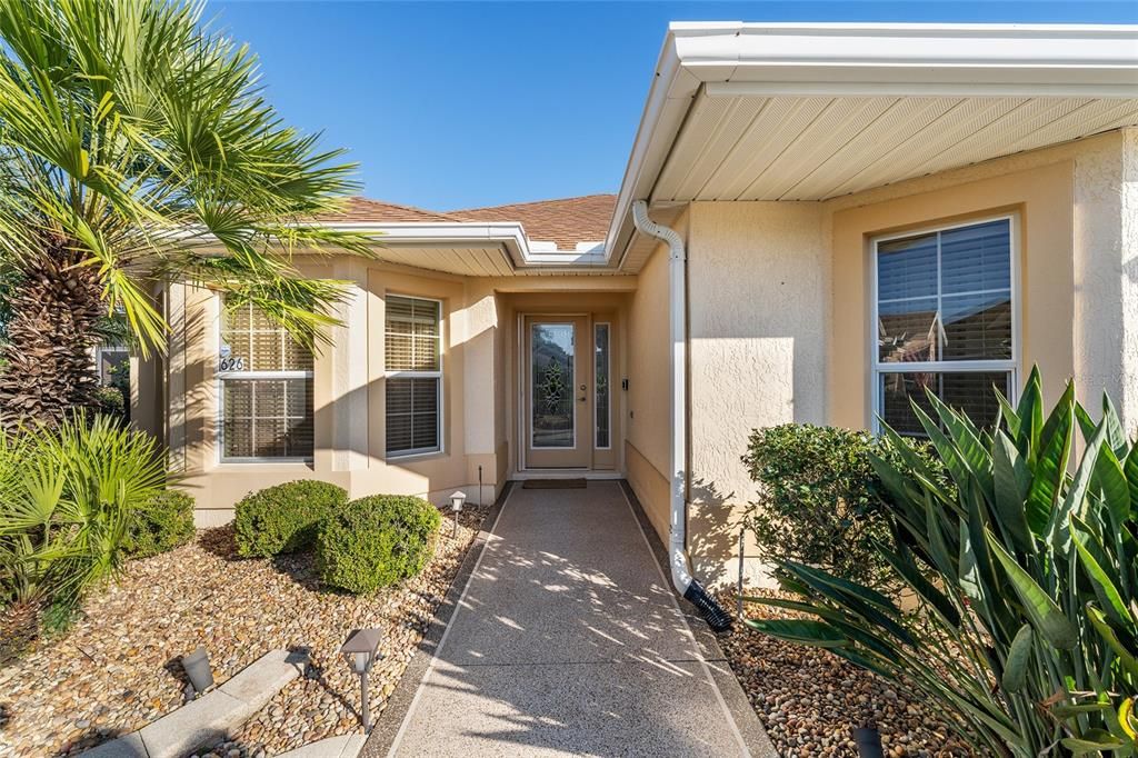 Active With Contract: $699,900 (3 beds, 2 baths, 2041 Square Feet)