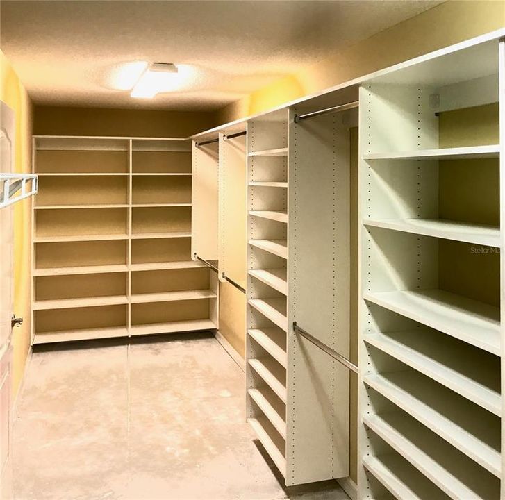 Active With Contract: $699,900 (3 beds, 2 baths, 2041 Square Feet)