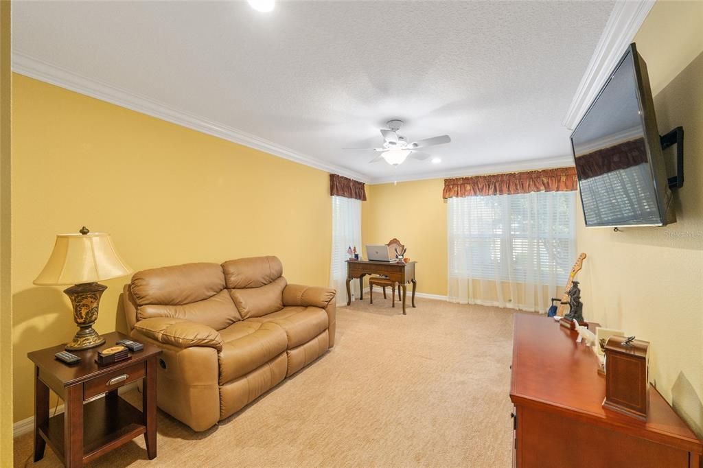 Active With Contract: $699,900 (3 beds, 2 baths, 2041 Square Feet)