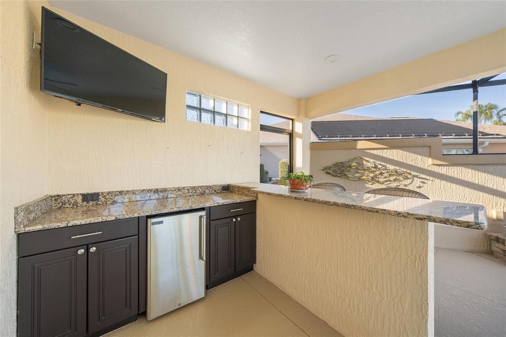 Active With Contract: $699,900 (3 beds, 2 baths, 2041 Square Feet)