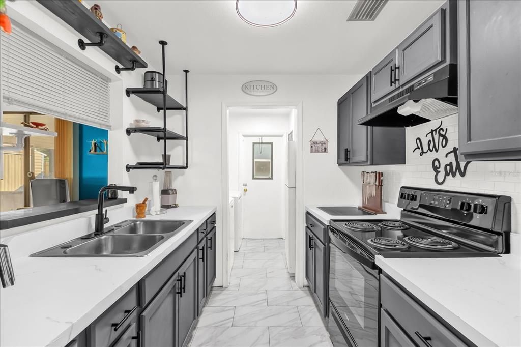 待售: $200,000 (2 贝兹, 2 浴室, 1289 平方英尺)