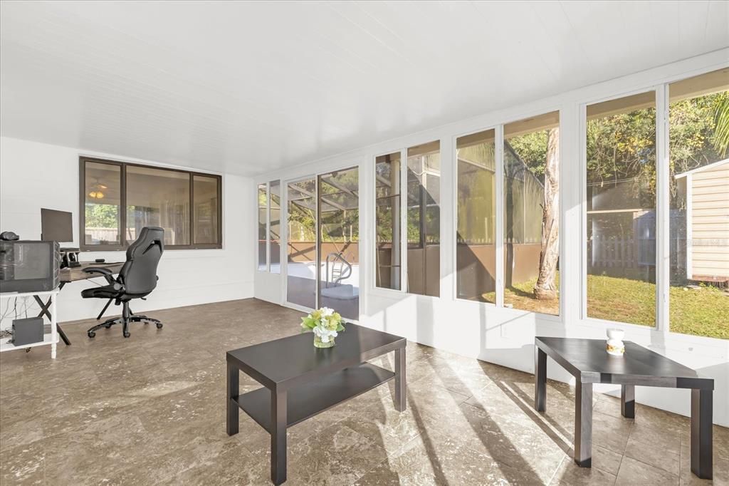 待售: $200,000 (2 贝兹, 2 浴室, 1289 平方英尺)