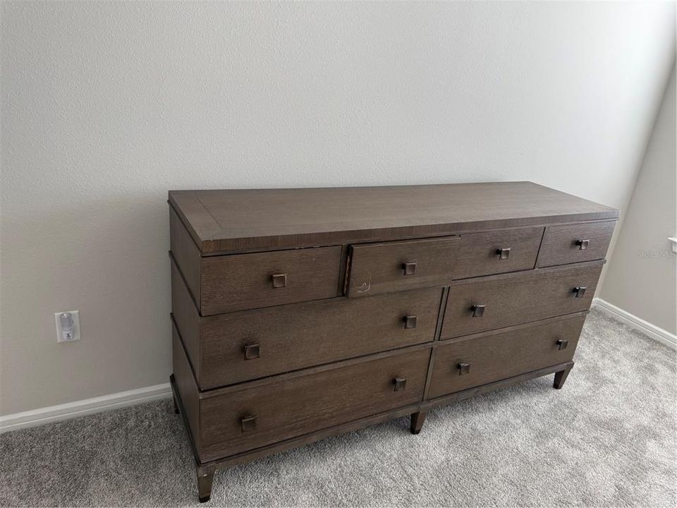 For Rent: $3,100 (3 beds, 2 baths, 1652 Square Feet)