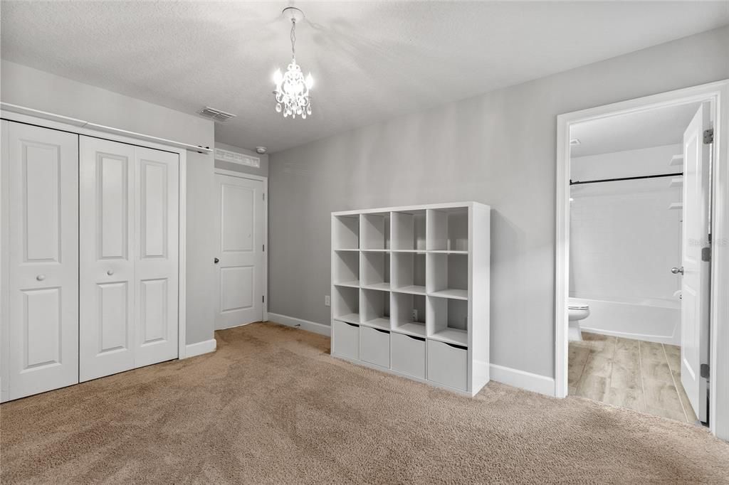 На продажу: $999,000 (5 спален, 5 ванн, 3680 Квадратных фут)