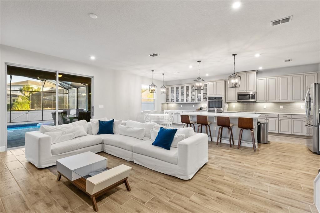 На продажу: $999,000 (5 спален, 5 ванн, 3680 Квадратных фут)