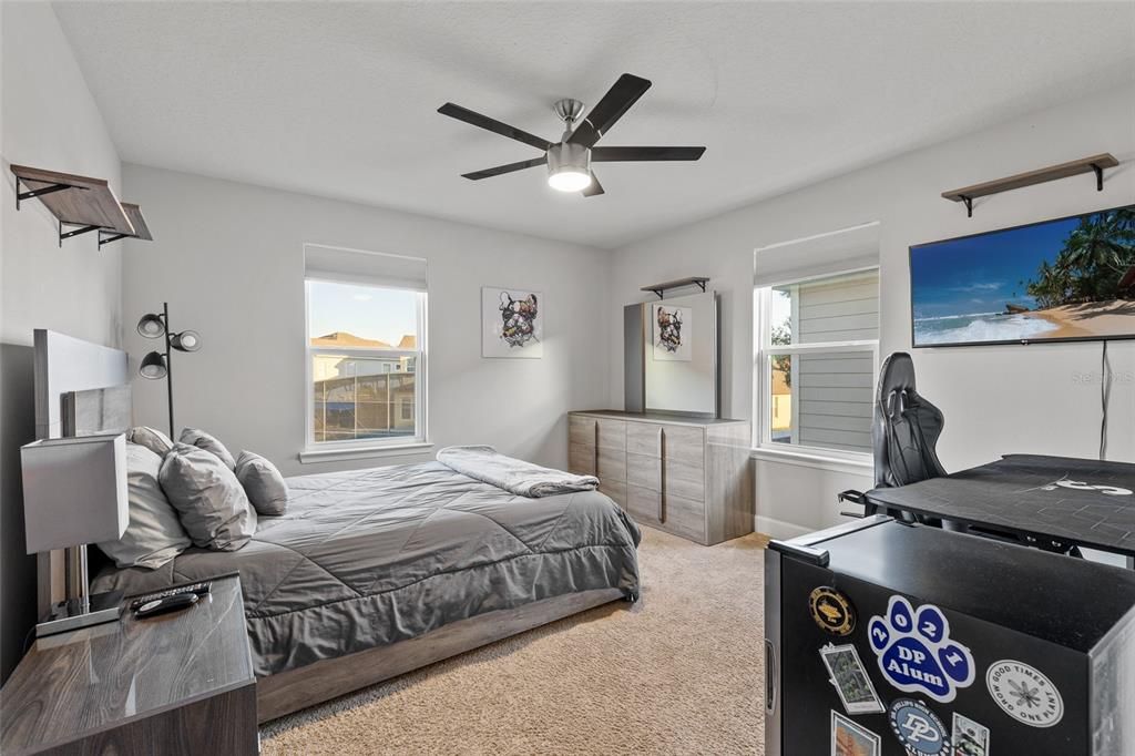 На продажу: $999,000 (5 спален, 5 ванн, 3680 Квадратных фут)