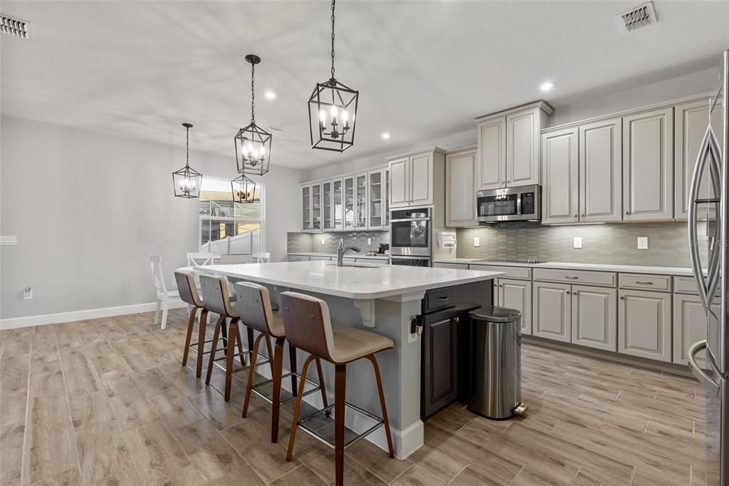 На продажу: $999,000 (5 спален, 5 ванн, 3680 Квадратных фут)