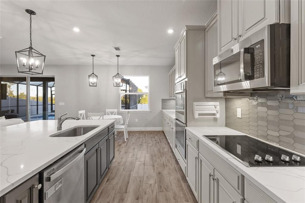 На продажу: $999,000 (5 спален, 5 ванн, 3680 Квадратных фут)