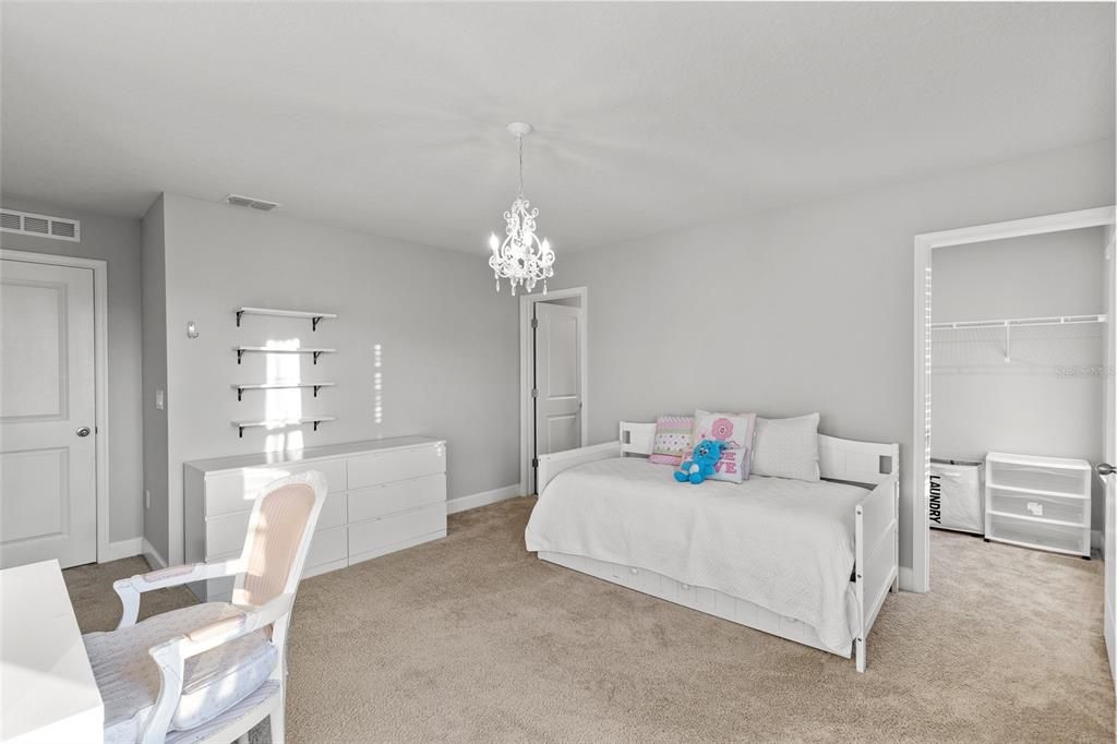 На продажу: $999,000 (5 спален, 5 ванн, 3680 Квадратных фут)