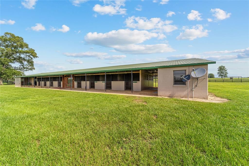 На продажу: $2,499,000 (3 спален, 2 ванн, 1296 Квадратных фут)