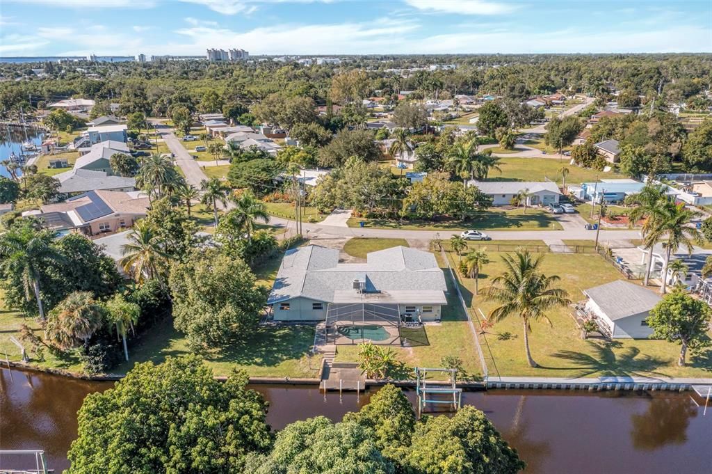 En Venta: $495,000 (3 camas, 2 baños, 2496 Pies cuadrados)