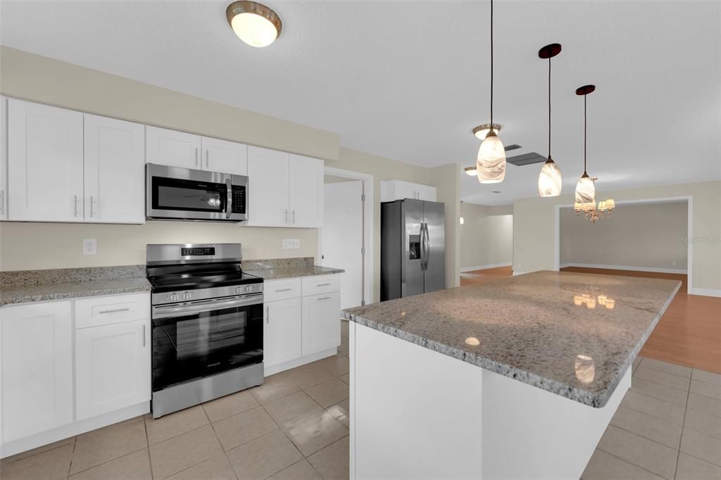 En Venta: $495,000 (3 camas, 2 baños, 2496 Pies cuadrados)