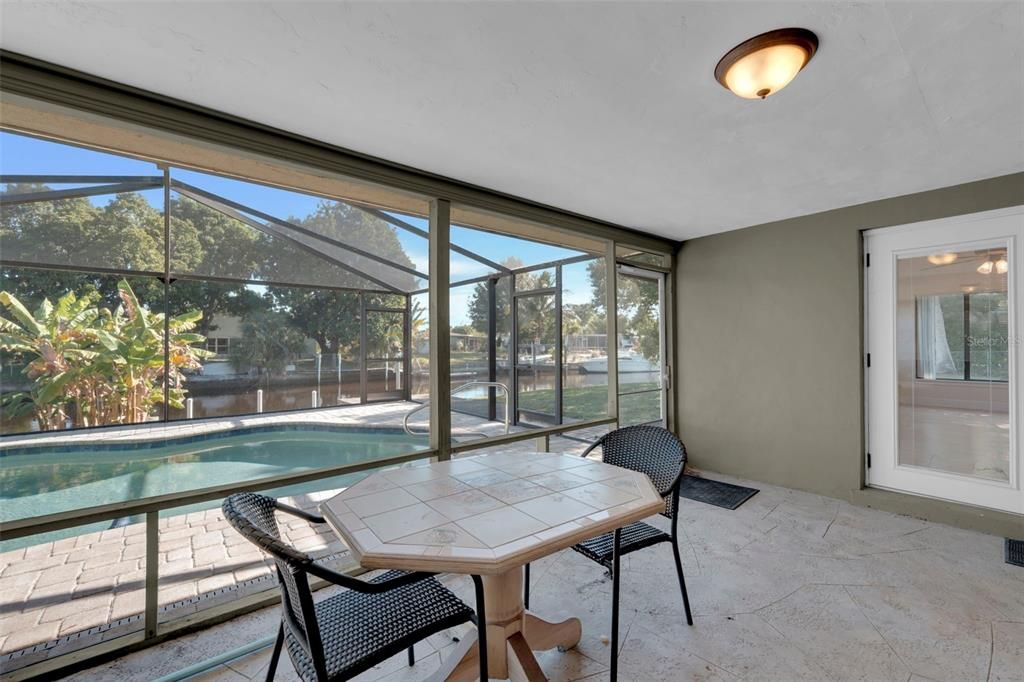 En Venta: $495,000 (3 camas, 2 baños, 2496 Pies cuadrados)