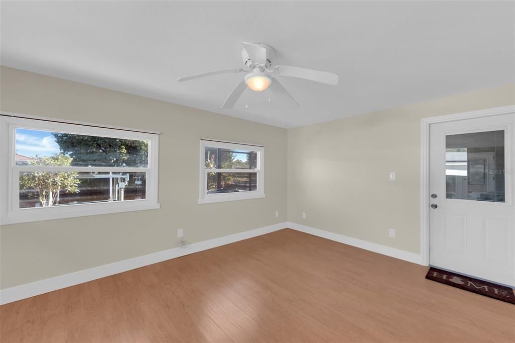 En Venta: $495,000 (3 camas, 2 baños, 2496 Pies cuadrados)