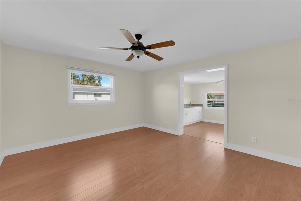 En Venta: $495,000 (3 camas, 2 baños, 2496 Pies cuadrados)