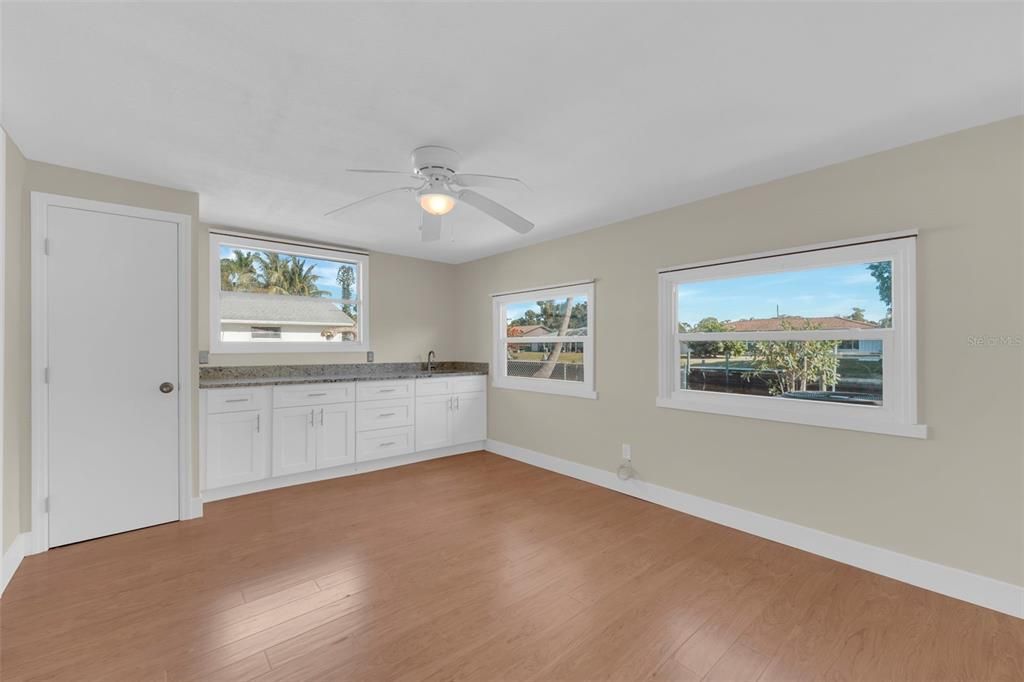 En Venta: $495,000 (3 camas, 2 baños, 2496 Pies cuadrados)