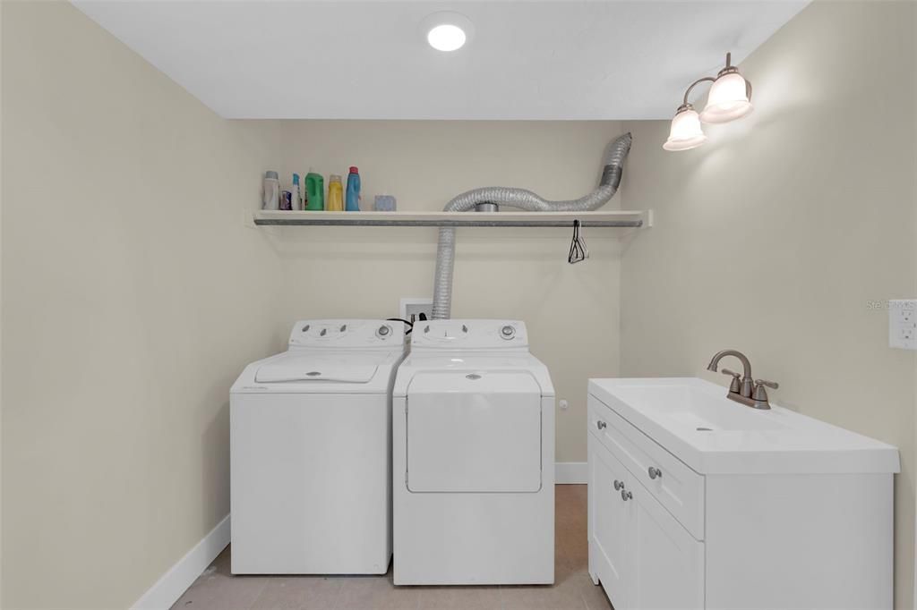 En Venta: $495,000 (3 camas, 2 baños, 2496 Pies cuadrados)