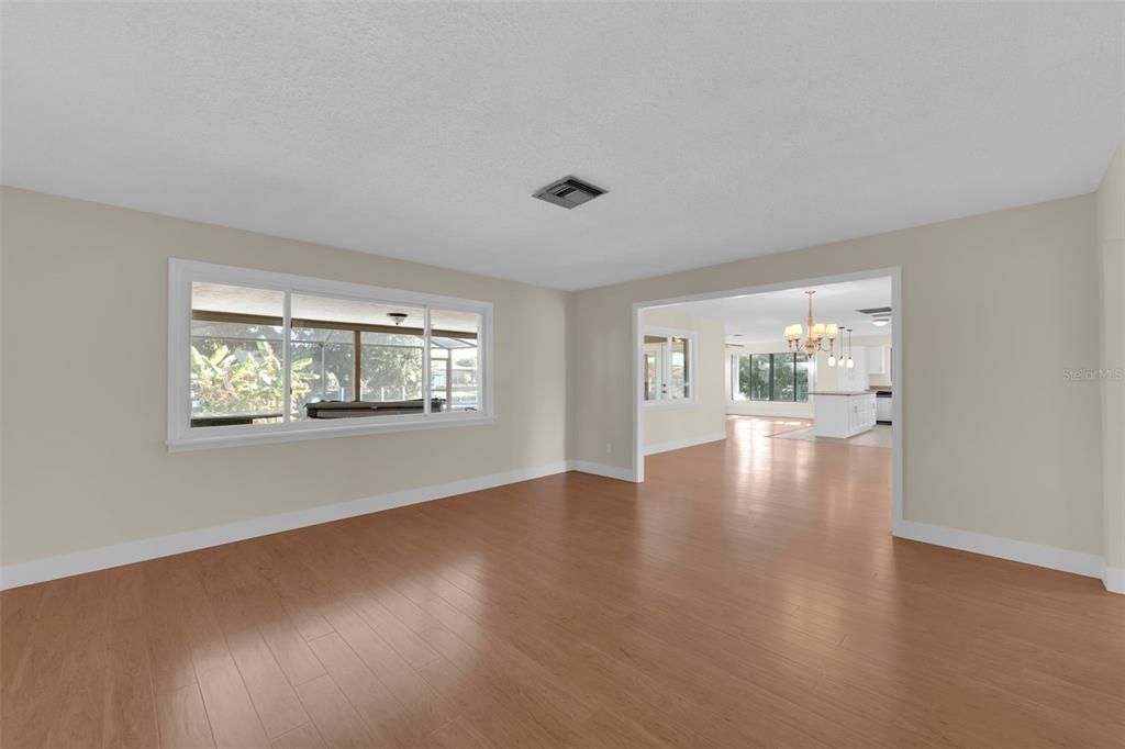 En Venta: $495,000 (3 camas, 2 baños, 2496 Pies cuadrados)