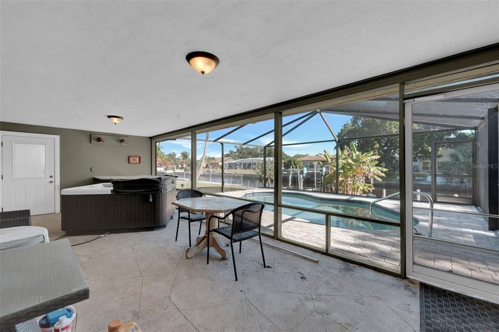 En Venta: $495,000 (3 camas, 2 baños, 2496 Pies cuadrados)