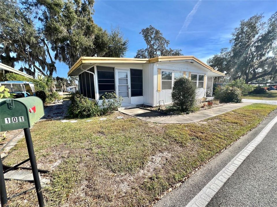 待售: $109,000 (2 贝兹, 2 浴室, 1056 平方英尺)