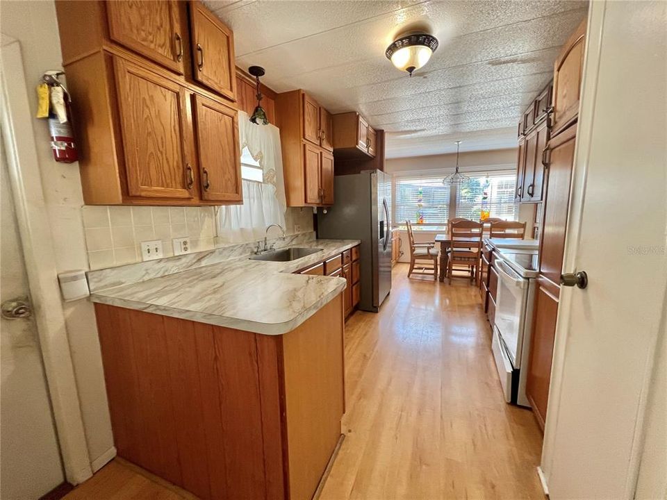 待售: $109,000 (2 贝兹, 2 浴室, 1056 平方英尺)