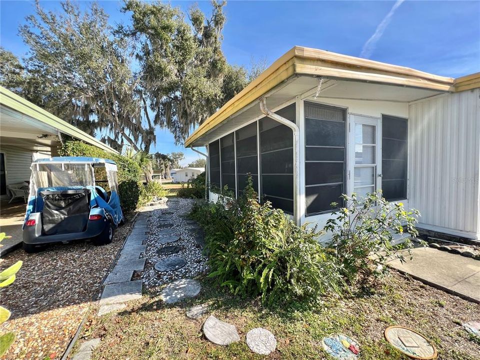 待售: $109,000 (2 贝兹, 2 浴室, 1056 平方英尺)