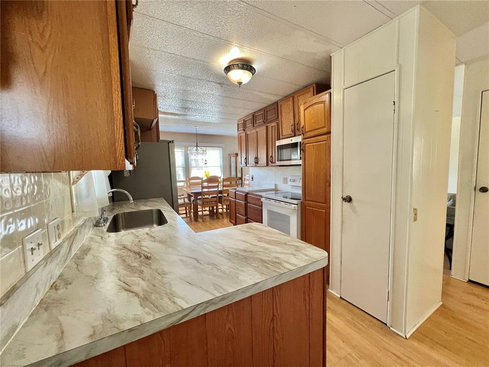 待售: $109,000 (2 贝兹, 2 浴室, 1056 平方英尺)