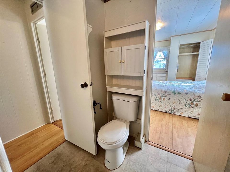 待售: $109,000 (2 贝兹, 2 浴室, 1056 平方英尺)