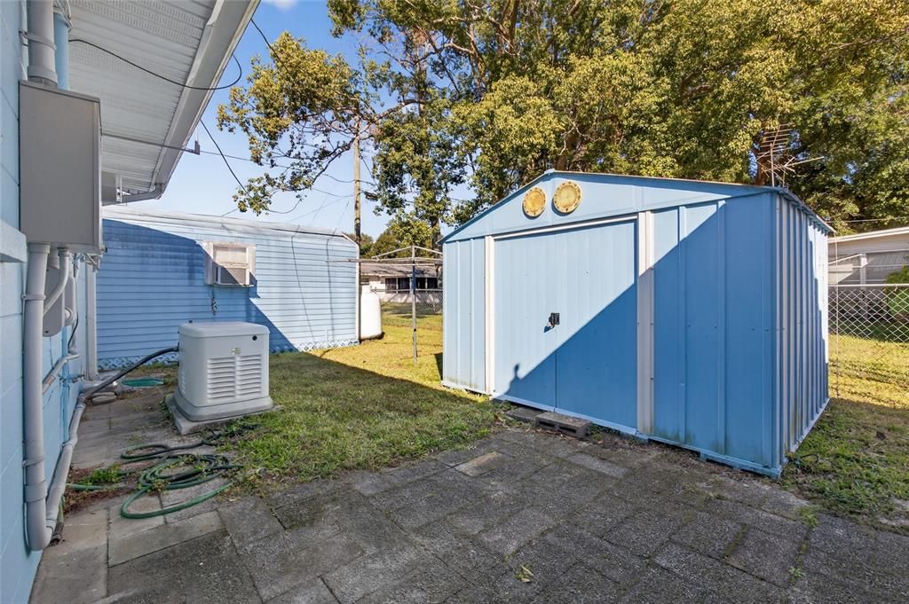 For Sale: $255,000 (2 beds, 1 baths, 910 Square Feet)