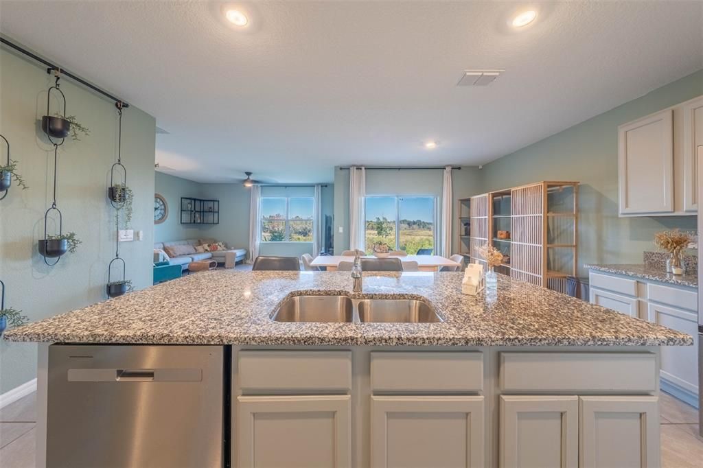 出租: $1,995 (4 贝兹, 2 浴室, 1867 平方英尺)