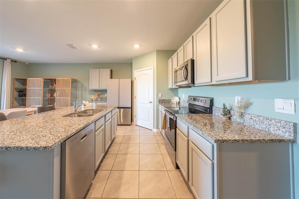 出租: $1,995 (4 贝兹, 2 浴室, 1867 平方英尺)